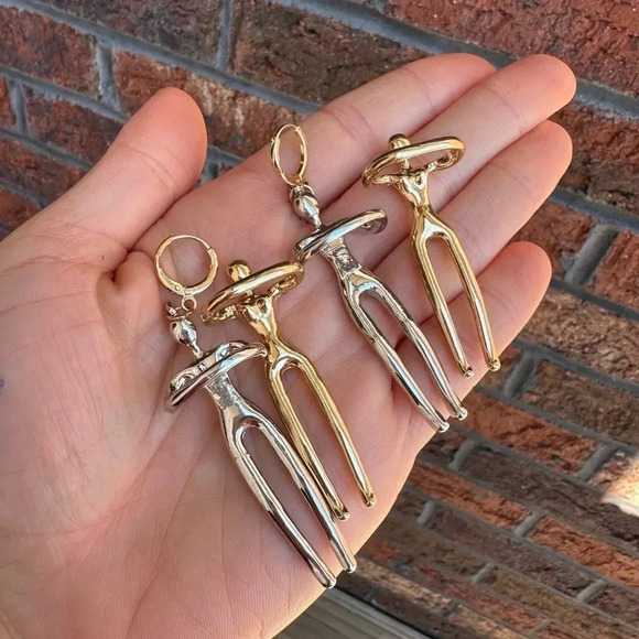 Anthropologie Lovers Small Embrace Earrings - Picture 5 of 14